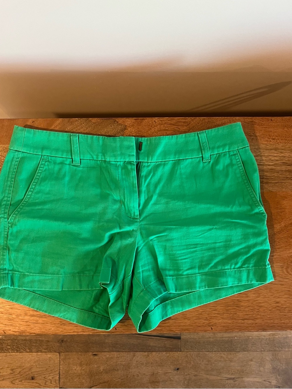 J.  Crew Factory 3.5” Classic Chino Style Bright Green Shorts Size-8